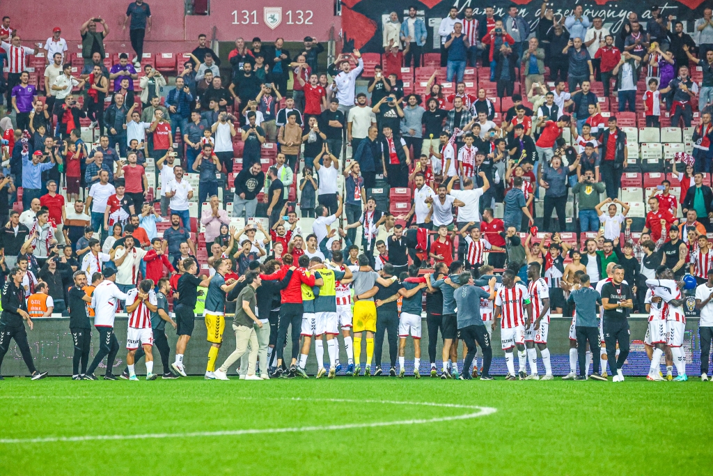 Samsunspor İlk Galibiyetini Aldı