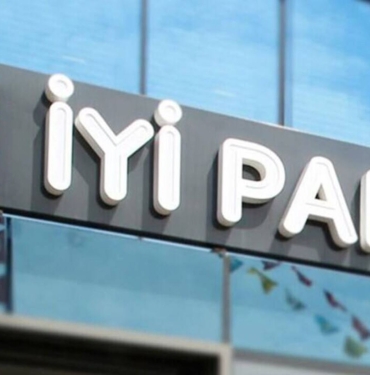 İYİ Parti'de 2 İlçe Başkanı Görevden Alındı