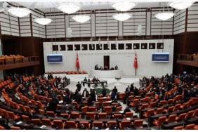 Emekliye Ek Zam TBMM'de Kabul Edildi