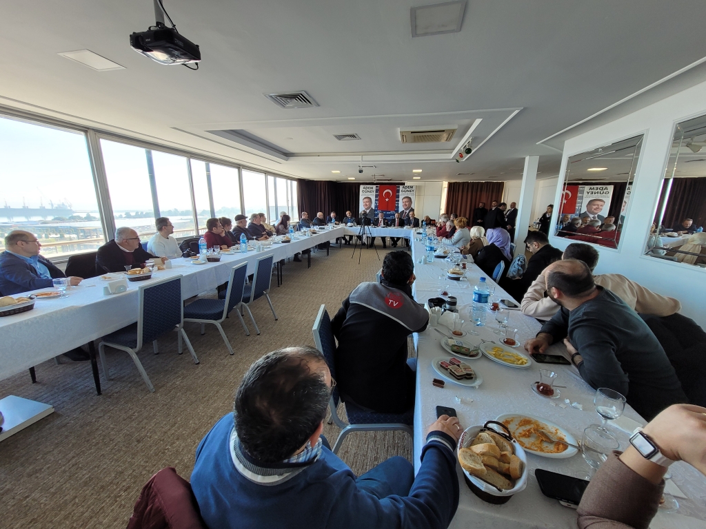 Adem Güney, Nasıl Hizmet Edilmesi Gerektiğini Anlattı