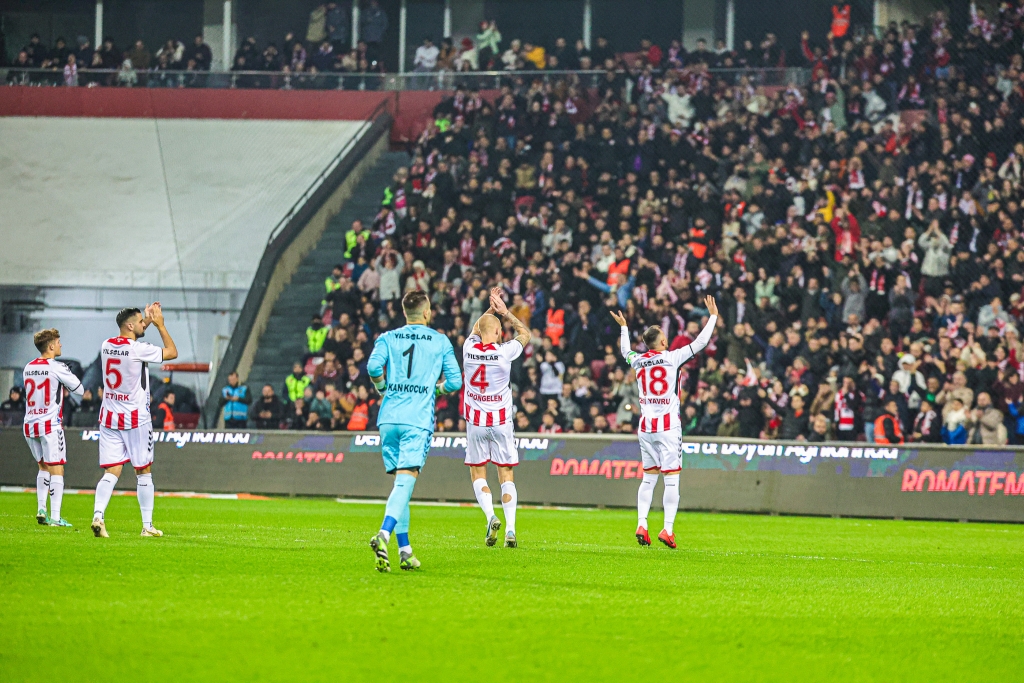 Samsunspor Evinde Galatasaray'a Yenildi