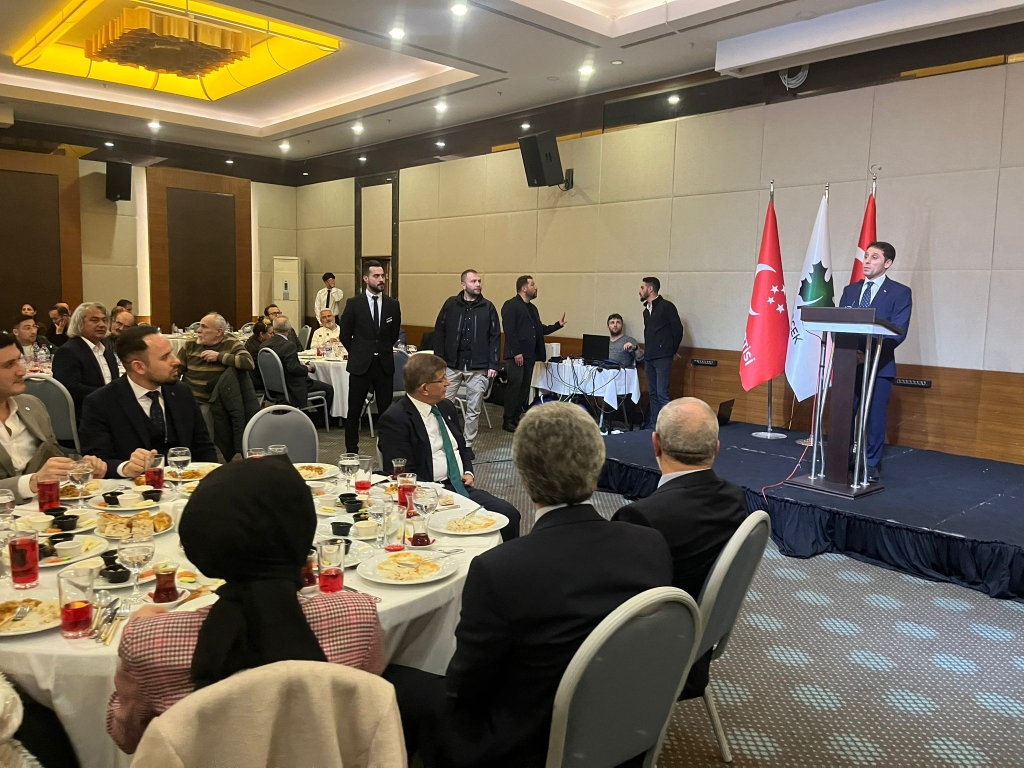 Ahmet Davutoğlu, Samsun'dan Seslendi: "Kaygılıyım"