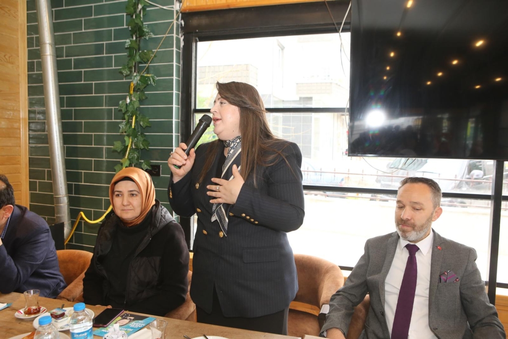 Özlem Maraş: 