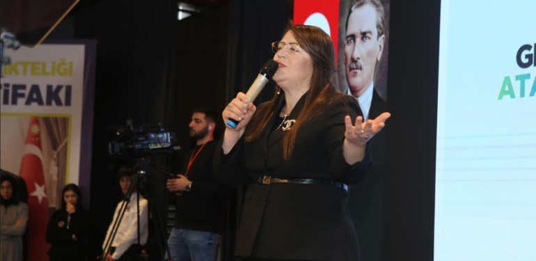 Özlem Maraş’tan Gençlere ‘Atakum Kart’ Müjdesi