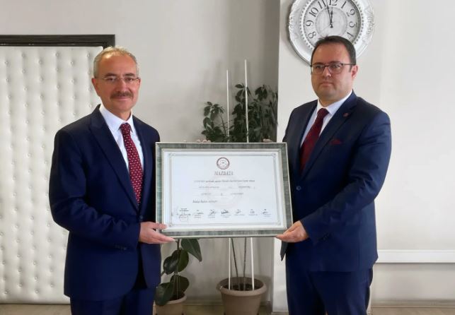 Çarşamba'yı Kazanan Hüseyin Dündar Mazbatasını Aldı!