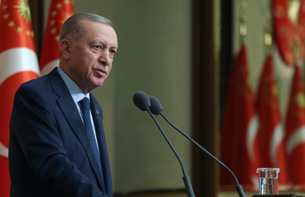 AK Parti Revizyona Gidiyor!
