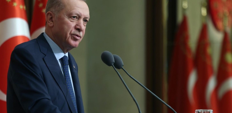 AK Parti Revizyona Gidiyor!