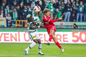Samsunspor Konyaspor'a İlk Yarıda Mağlup Oldu