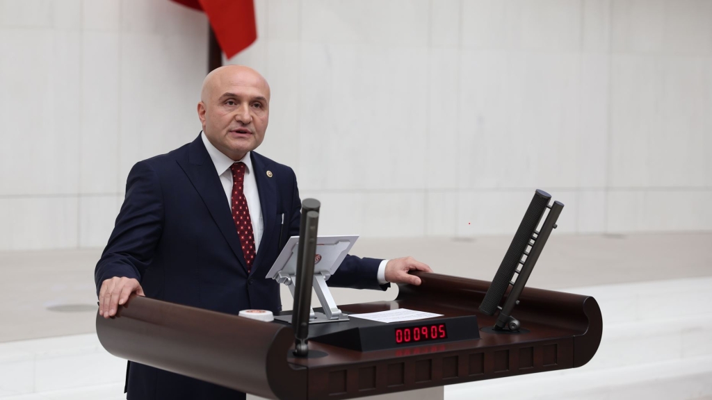 Erhan Usta, AJet'in Rötarları ve Mağduriyetleri Meclis Gündemine Taşıdı