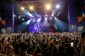 Samsun Kültür Yolu Festivali'ne Sanatçı Yağmuru
