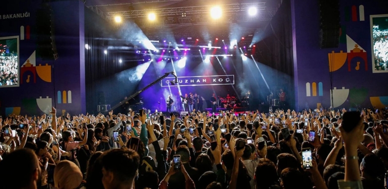 Samsun Kültür Yolu Festivali’ne Sanatçı Yağmuru