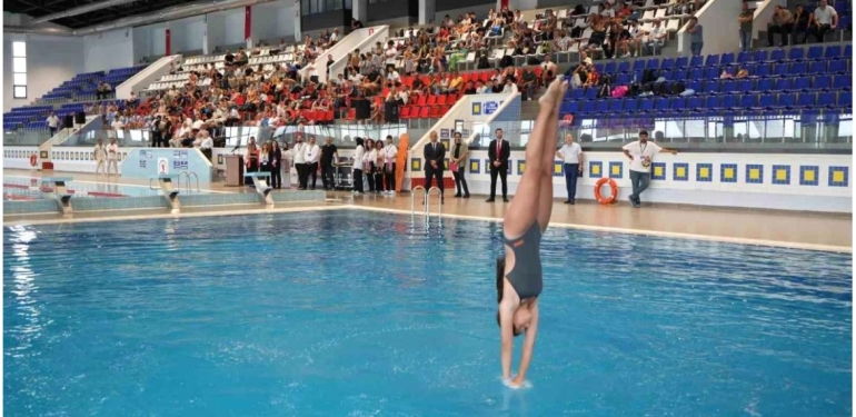 OMÜ Olimpik Yüzme Havuzu Yenilenerek Kapılarını Açtı