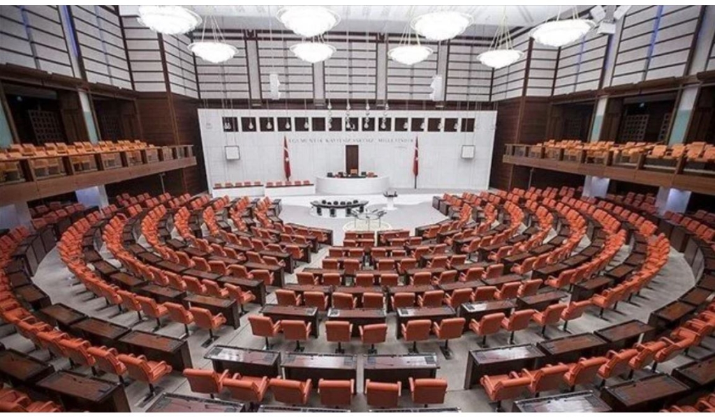 Emekli, Memur, Esnaf ve İşçinin Gözü Meclis'te