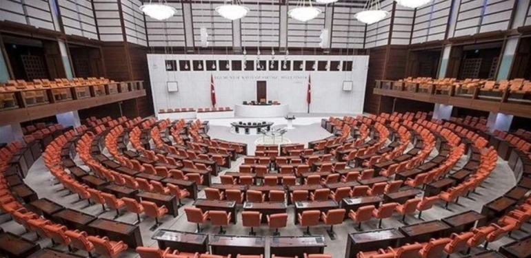 Emekli, Memur, Esnaf ve İşçinin Gözü Meclis'te