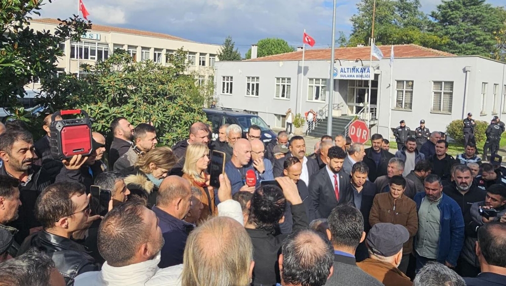 Bafralı Çiftçilerden Su Zammına Büyük Tepki