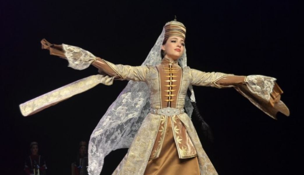 Oşad, Samsun'da Çerkes Kültürünü Unutulmaz Bir Gösteriyle Sahneledi