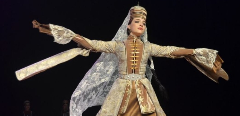 Oşad, Samsun'da Çerkes Kültürünü Unutulmaz Bir Gösteriyle Sahneledi