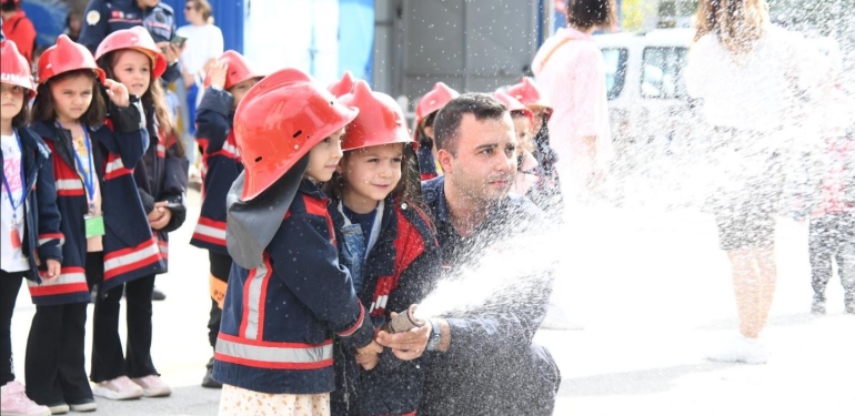SABİTEM’de Minik Gönüllüler İtfaiyeciliği Öğreniyor!