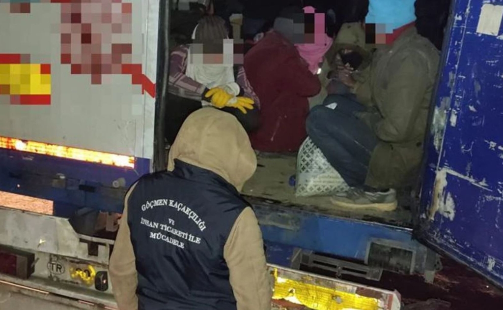 Samsun'da Tırda 40 Kaçak Göçmen Yakalandı