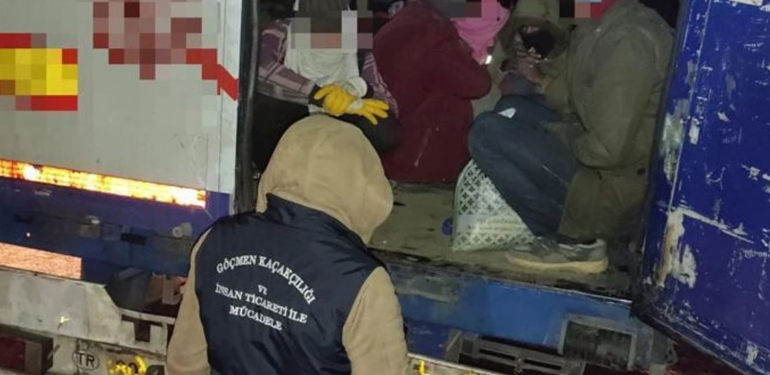 Samsun’da Tırda 40 Kaçak Göçmen Yakalandı