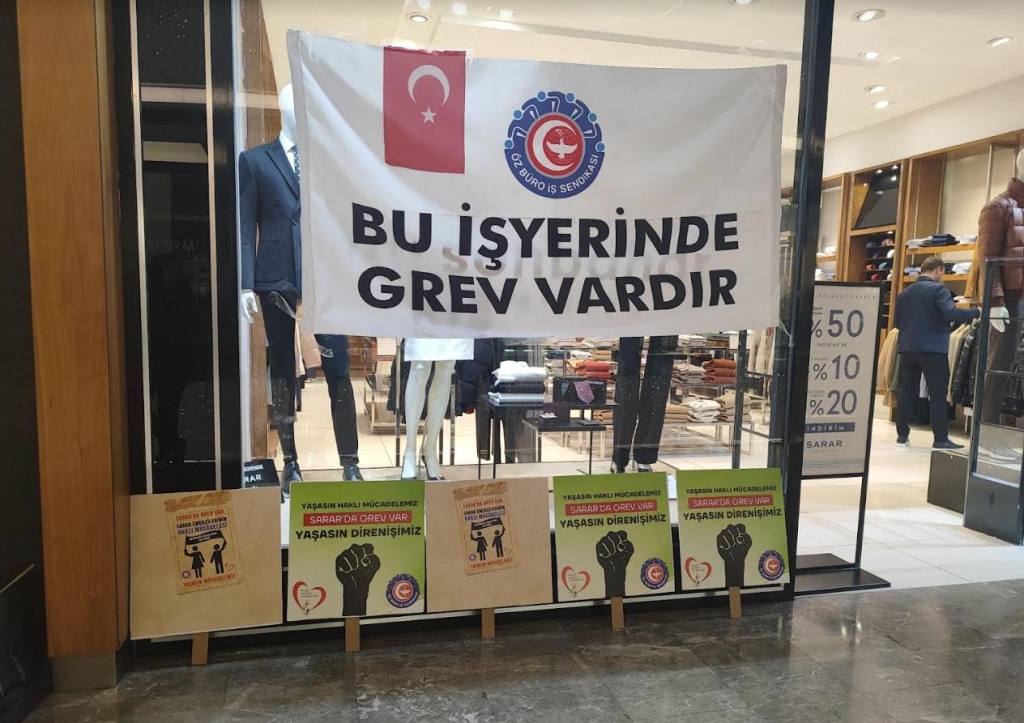 Sarar İşçilerinden Samsun Piazza'da Grev