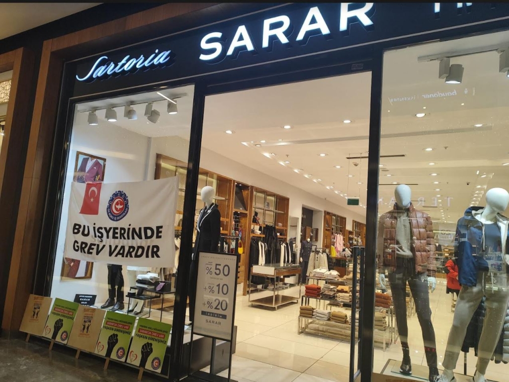 Sarar İşçilerinden Samsun Piazza'da Grev