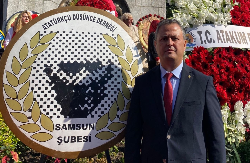Başkan Deniz Gömeç