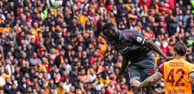 Samsunspor Galatasaray Deplasmanından Mağlubiyetle Ayrıldı
