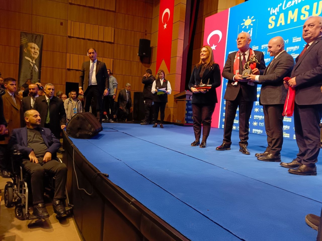 İYİ Parti Genel Başkanı Dervişoğlu Samsun’da Duygulandı