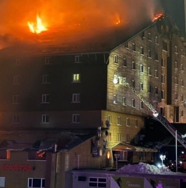Bolu'da Kayak Merkezinde Otel Yangını!