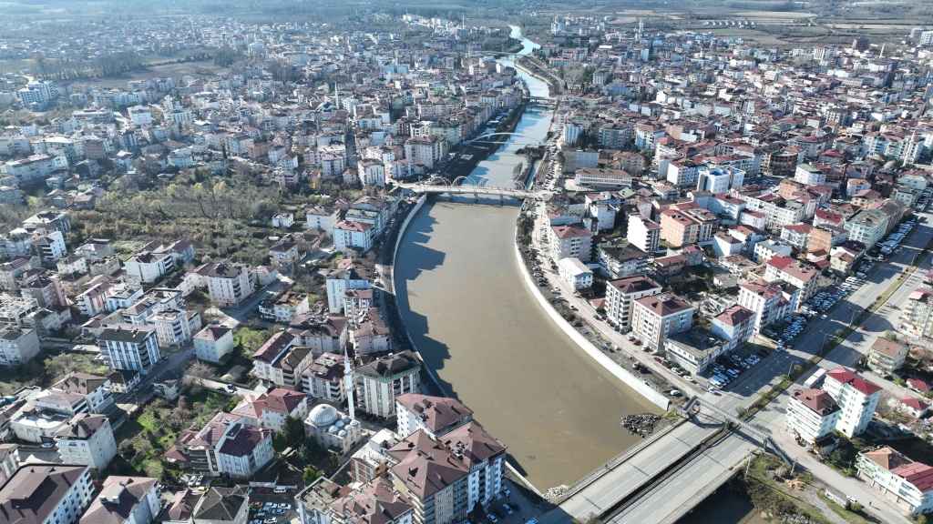 Terme Çayı Islah Çalışmaları Sürüyor