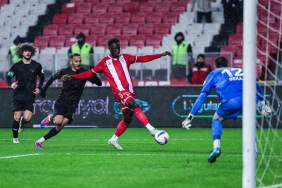 Samsunspor Evinde Güldü