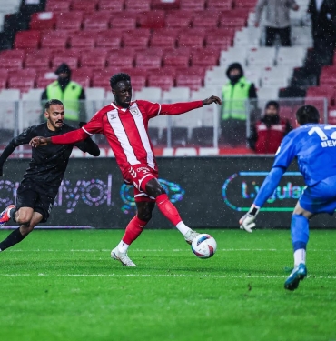 Samsunspor Evinde Güldü