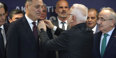Samsun’da 14 Belediye Meclis Üyesi AK Parti Rozeti Takıldı