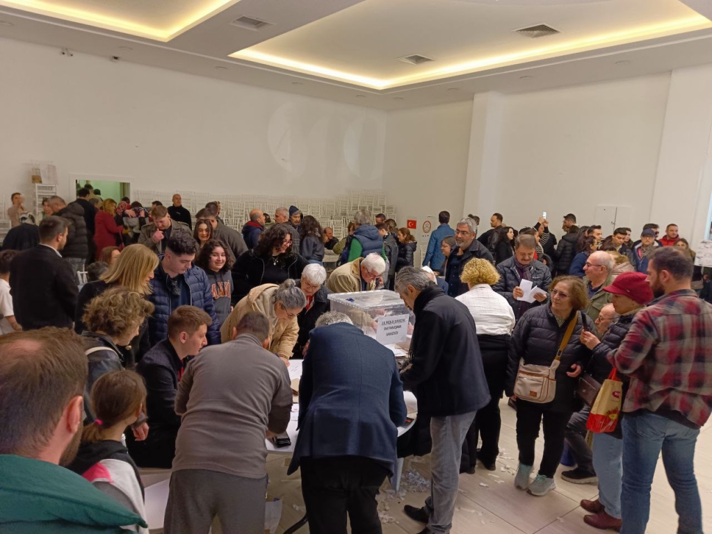 Samsun’da Demokrasi Sandıklarına Yoğun Katılım