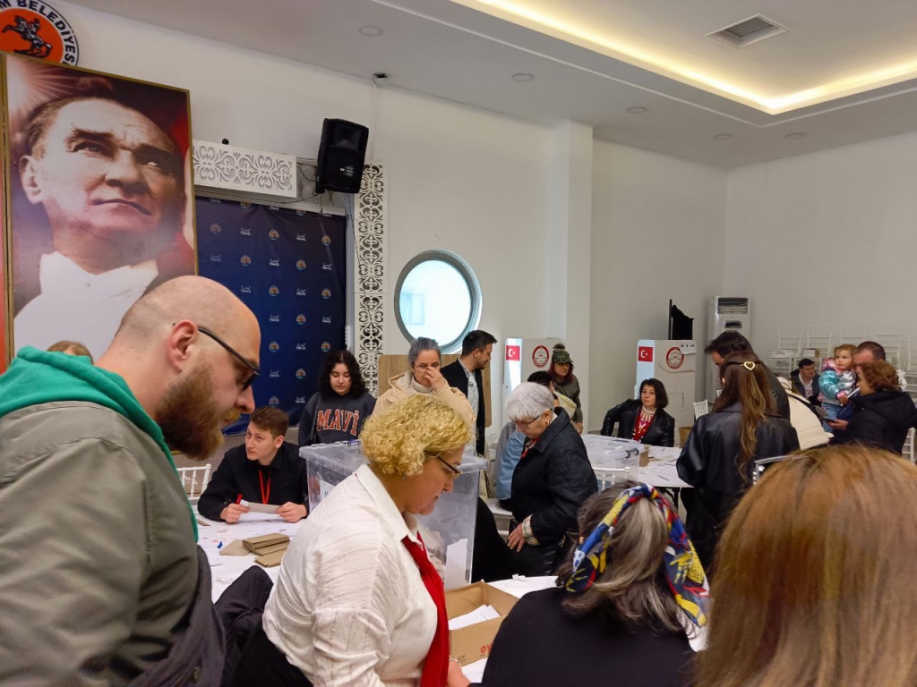 Samsun’da Demokrasi Sandıklarına Yoğun Katılım