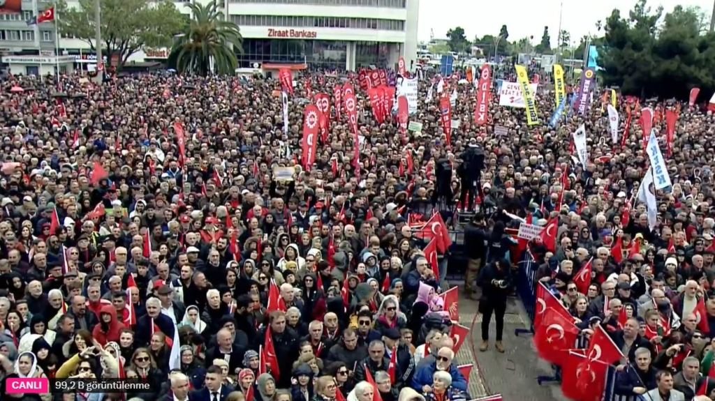 CHP’nin Samsun Mitingi Tıklım Tıklım