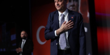 Özgür Özel Yeniden CHP Genel Başkanı Seçildi