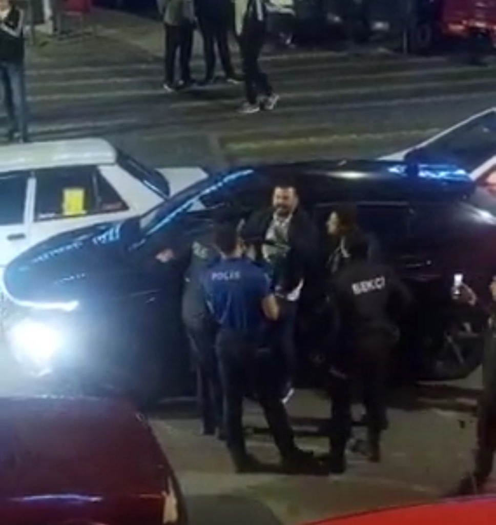 YRP’li İlçe Başkanına Ters Kelepçe