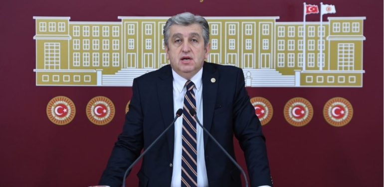 Sandıkçı, Suçluluk Telaşıyla Konuyu mu Saptırıyor?