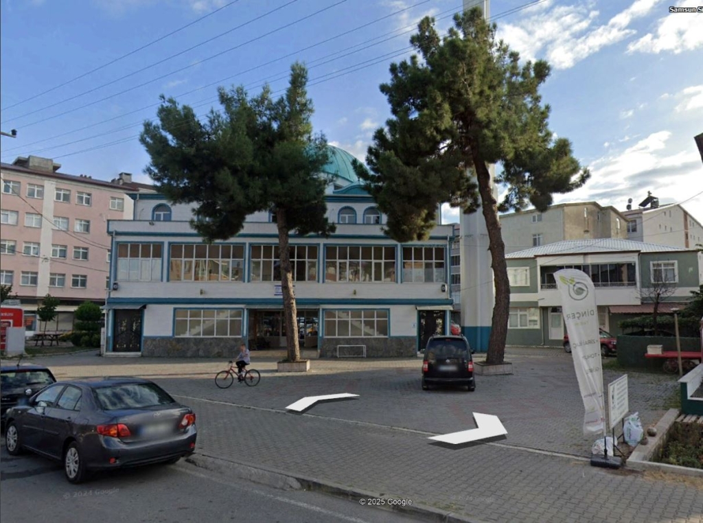 Samsun’da Cami Önündeki Sağlam Ağaçlar Kesildi