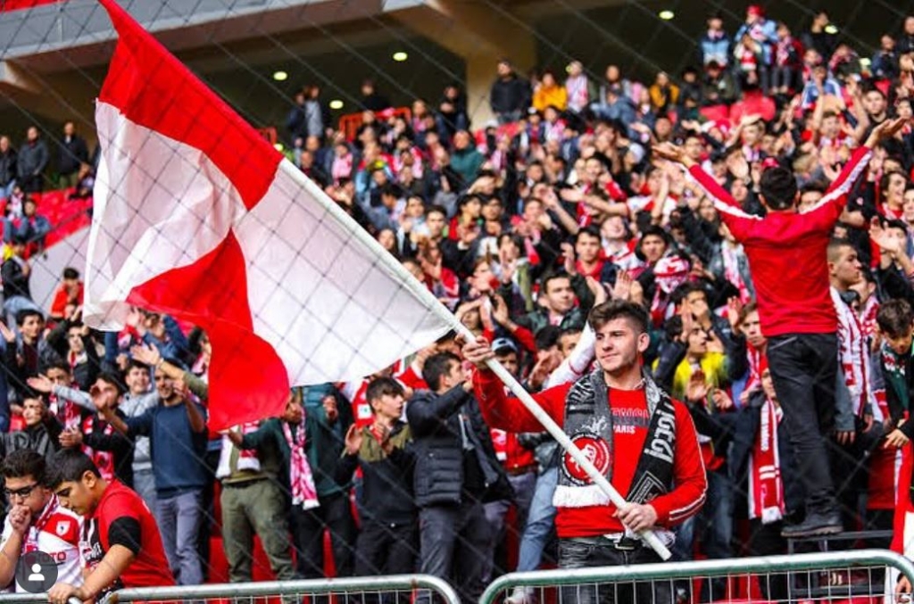 Samsunspor Taraftarından Dev Ekran Çağrısı