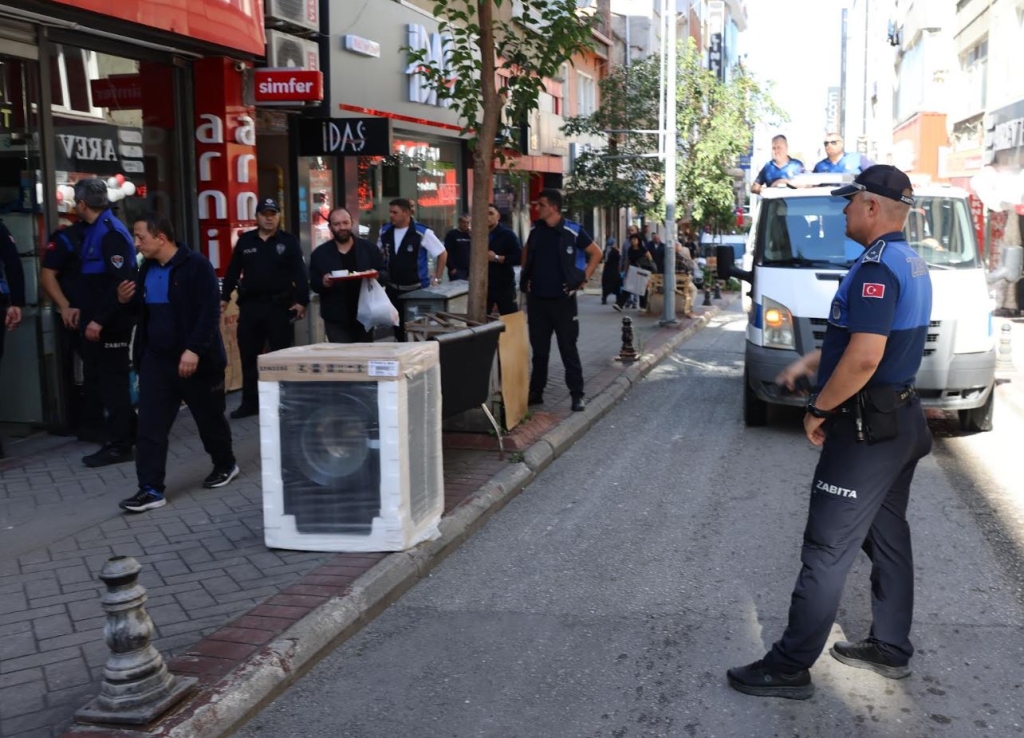 İlkadım’da Kaldırım İşgaline Geçit Yok!