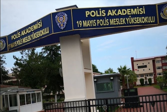 Polis Okulunda Acı Gece