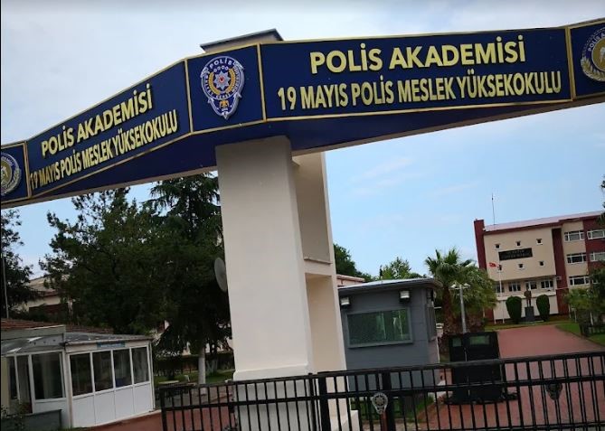 Polis Okulunda Acı Gece