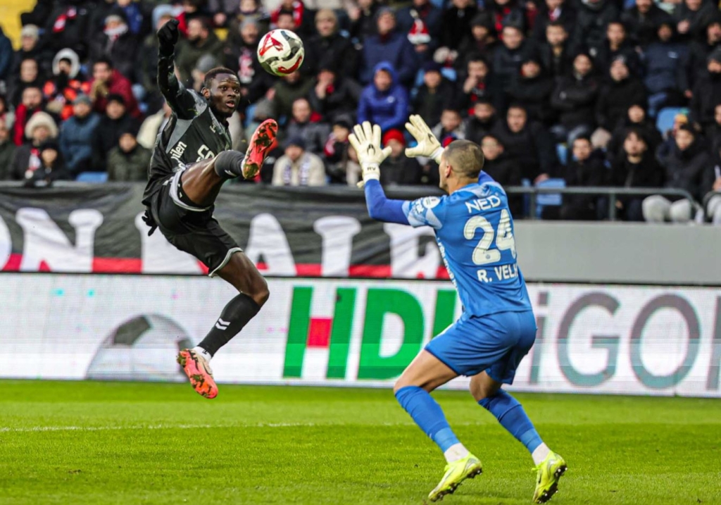 Samsunspor Deplasmanda 1 Puanla Döndü