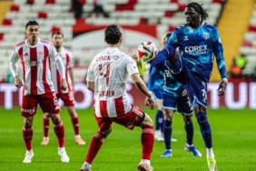 Süper Lig’de Samsunspor Antalya’da Dağıldı