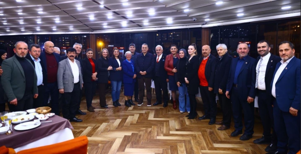 Başkan Kurnaz Muhtarlarla İftarda Buluştu