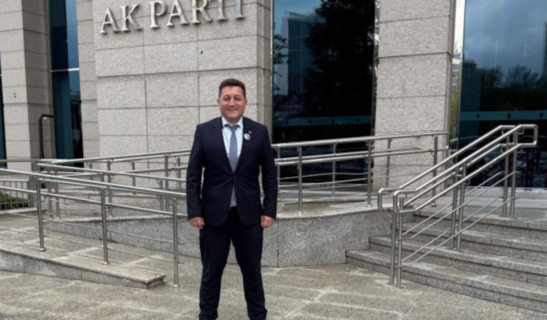 AK Parti Vezirköprü İlçe Başkanı Ali Faik Çamurcu İstifa Etti