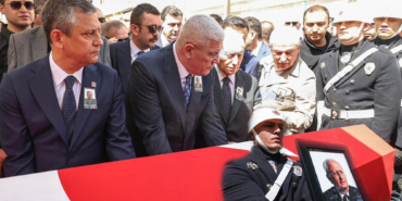 Hüsamettin Cindoruk toprağa verildi.